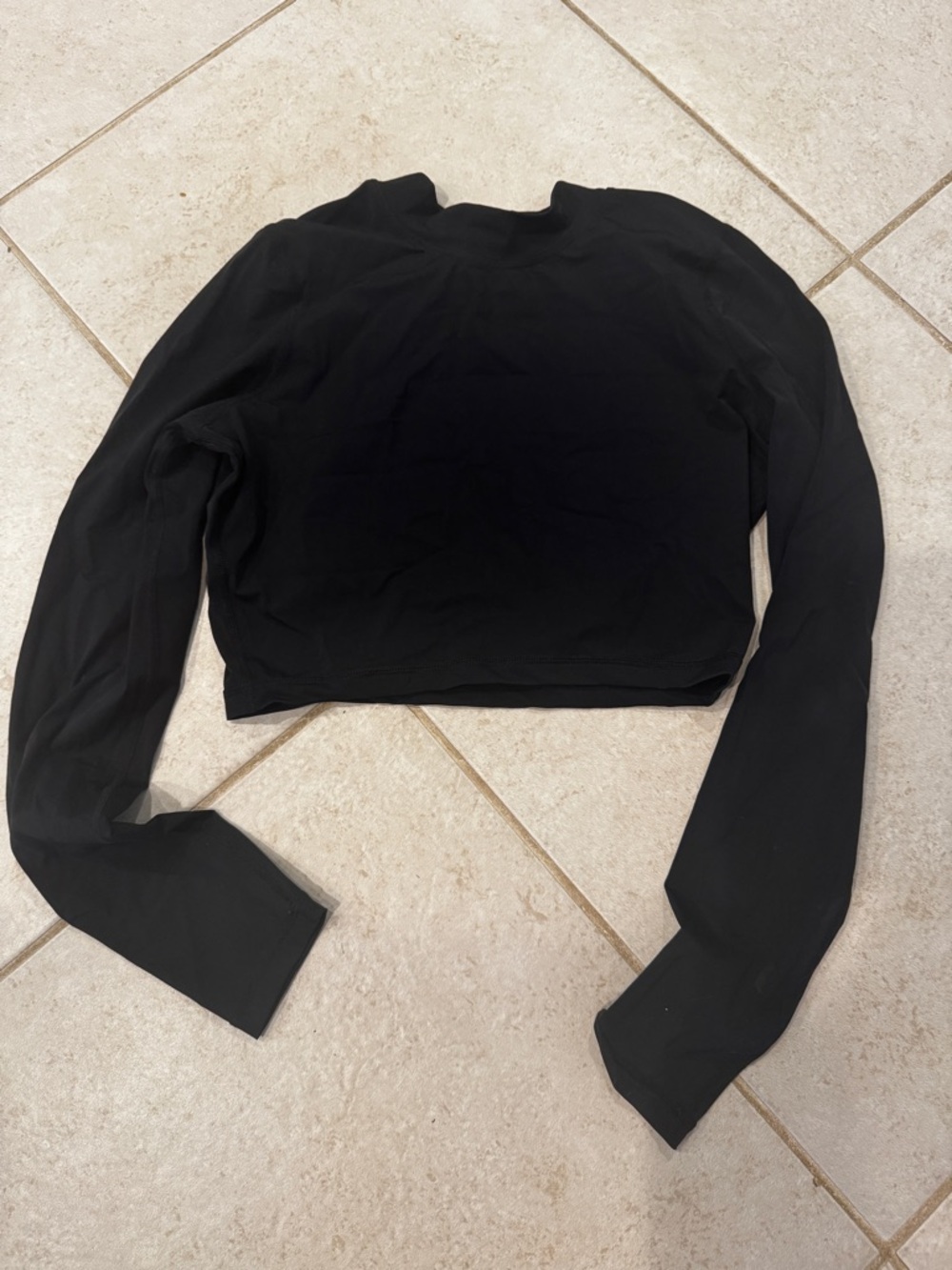 Vuori Black Long-Sleeve Cropped swim top